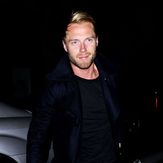 Ronan Keating, Boyzone in Ronan Keating Arrives Back at His London Hotel