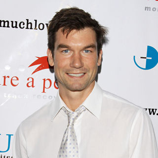 Jerry O'Connell in Much Love Animal Rescue presents the third annual Bow Wow WOW Howlywood