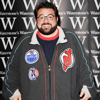 Kevin Smith promoting and signing copies of his new book 'Shootin' the Sh*t with Kevin Smith'
