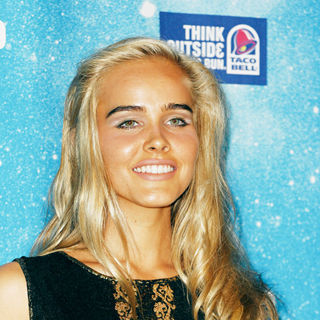 Isabel Lucas in Spike TV's 2009 Scream Awards - Arrivals