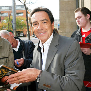 Robert Lindsay