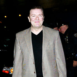Ricky Gervais in Ricky Gervais outside the Ed Sullivan Theater for the 'Late Show With David Letterman'