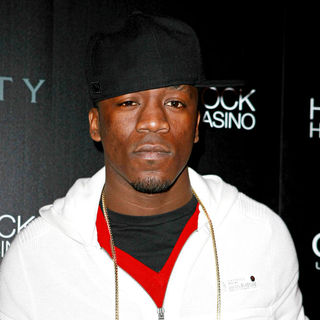 Iyaz in Sean Combs hosts The Grand Opening of Vanity Nightclub