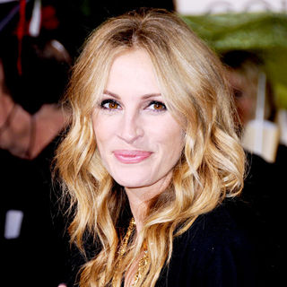 Julia Roberts at 67th Golden Globe Awards - Arrivals