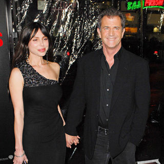 Oksana Grigorieva, Mel Gibson in Los Angeles premiere of 'Edge of Darkness'