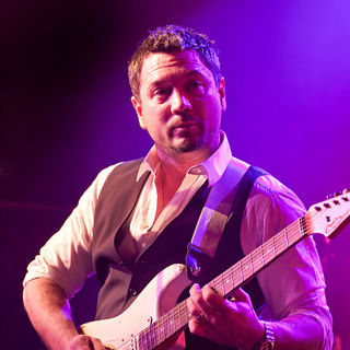 Huey Morgan Fun Lovin' Criminals performing live