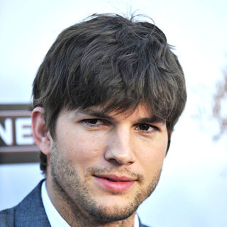 Ashton Kutcher in Los Angeles Premiere of 'The Joneses'