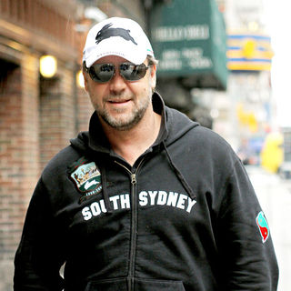 Russell Crowe in Russell Crowe outside the Ed Sullivan Theater for the Late Show with David Letterman