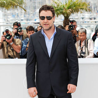 Russell Crowe in 2010 Cannes International Film Festival - Day 1 - 'Robin Hood' Photocall