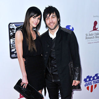 Ashlee Simpson, Pete Wentz in "The Empire Strikes Back" 30th Anniversary Charity Screening Event