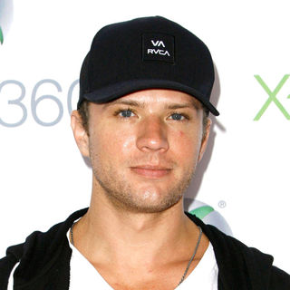 Ryan Phillippe in World Premiere of "Project Natal" for XBox 360
