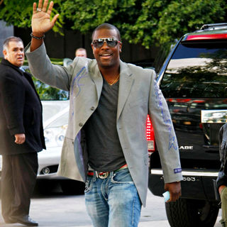 Chris Tucker in Celebrities Arriving at The Staples Center to Watch Los Angeles Lakers vs. Boston Celtics Game 7