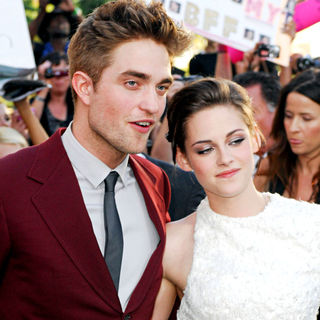 Robert Pattinson, Kristen Stewart in 2010 Los Angeles Film Festival - Premiere of 'The Twilight Saga's Eclipse' - Arrivals