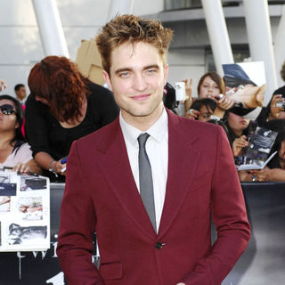 Robert Pattinson in 2010 Los Angeles Film Festival - Premiere of 'The Twilight Saga's Eclipse' - Arrivals