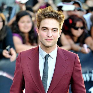 Robert Pattinson in 2010 Los Angeles Film Festival - Premiere of 'The Twilight Saga's Eclipse' - Arrivals