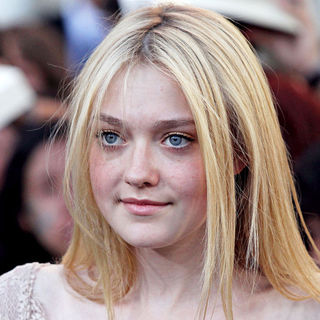Dakota Fanning in 2010 Los Angeles Film Festival - Premiere of 'The Twilight Saga's Eclipse' - Arrivals