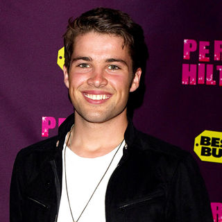 Joe McElderry in Perez Hilton's "One Night in London"
