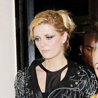 Mischa Barton in Marc Jacobs Fragrance Preview