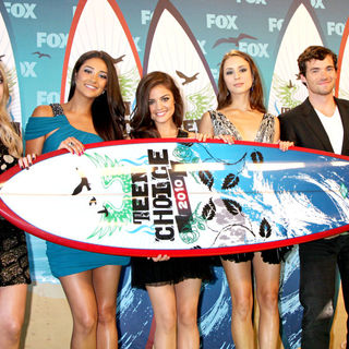 Ashley Benson, Shay Mitchell, Lucy Hale, Troian Avery Bellisario, Ian Harding in The 12th Annual Teen Choice Awards 2010