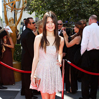 Miranda Cosgrove in 2010 Creative Arts Emmy Awards - Arrivals
