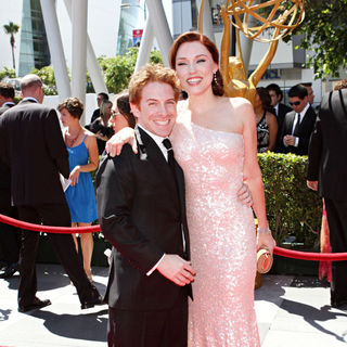 Seth Green, Clare Grant in 2010 Creative Arts Emmy Awards - Arrivals