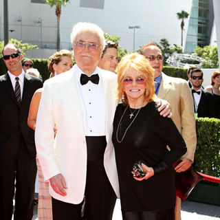 Roger Smith, Ann-Margret in 2010 Creative Arts Emmy Awards - Arrivals