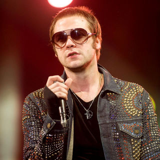 Tom Meighan, Kasabian in The V Festival 2010 - Performances - Day Two