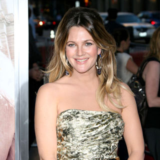 Drew Barrymore in Los Angeles Premiere of 'Going the Distance' - Arrivals
