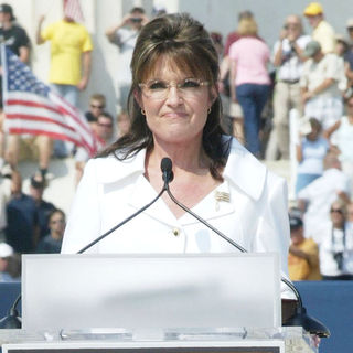 Sarah Palin in Rally Honouring America's Service Personnel