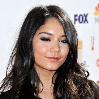 Vanessa Hudgens in 2010 Stand Up To Cancer - Arrivals