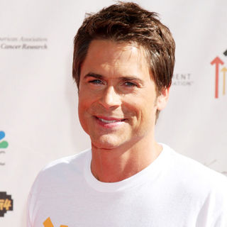 Rob Lowe in 2010 Stand Up To Cancer - Arrivals