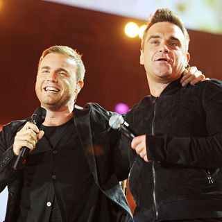 Gary Barlow, Robbie Williams in Heroes Concert