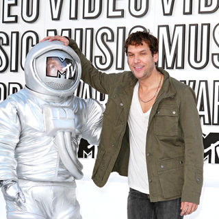 Dane Cook in The 2010 MTV Video Music Awards (MTV VMAs) - Arrivals