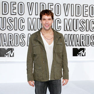 Dane Cook in The 2010 MTV Video Music Awards (MTV VMAs) - Arrivals