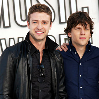 Justin Timberlake, Jesse Eisenberg in The 2010 MTV Video Music Awards (MTV VMAs) - Arrivals
