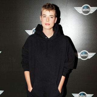 Agyness Deyn in Unveiling of The Mini New Design Concept - Arrivals