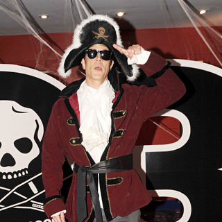 Johnny Knoxville in The Cast of Jackasss 3D Arrive in Costume for The Dublin Premiere of The New Film