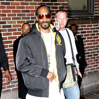Snoop Dogg in Snoop Dogg Outside The Ed Sullivan Theater for 'The Late Show with David Letterman'