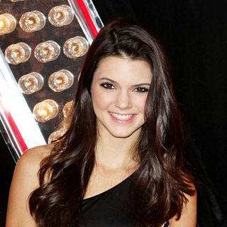Kendall Jenner in Los Angeles Premiere of "Burlesque"
