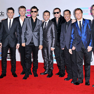 New Kids On The Block, Backstreet Boys in 2010 American Music Awards - Arrivals