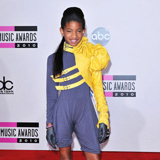 Willow Smith in 2010 American Music Awards - Arrivals