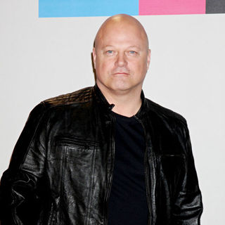 Michael Chiklis in 2010 American Music Awards - Press Room