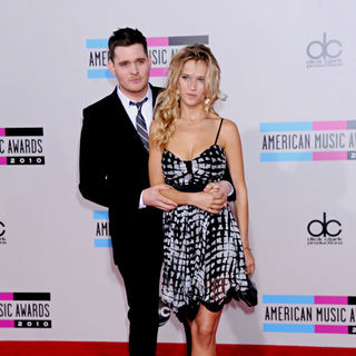 Michael Buble, Luisana Lopilato in 2010 American Music Awards - Arrivals