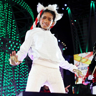 Willow Smith in The Holiday Tree Lighting & Opening of L.A. Kings Holiday Ice