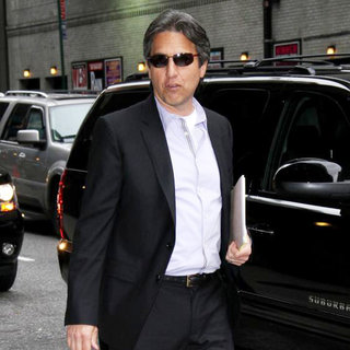 Ray Romano in Celebrities Outside The Ed Sullivan Theater for 'The Late Show with David Letterman' - wenn3130716