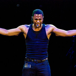 Jason Derulo in The 2010 B96 Jingle Bash Show