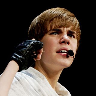 Justin Bieber in The 2010 B96 Jingle Bash Show