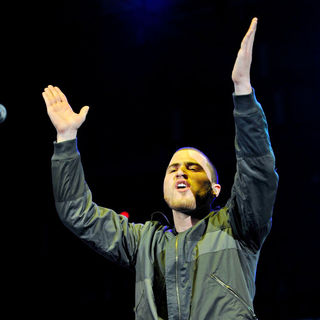 Mike Posner in The 2010 B96 Jingle Bash Show