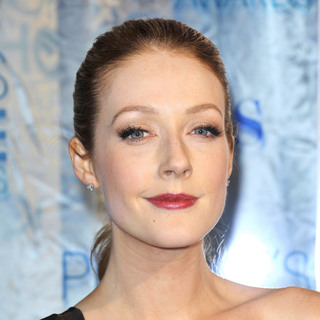 Jennifer Finnigan in 2011 People's Choice Awards - Arrivals