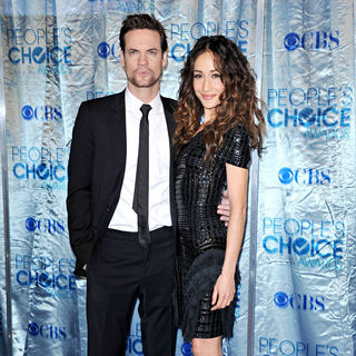 Shane West, Maggie Q in 2011 People's Choice Awards - Arrivals